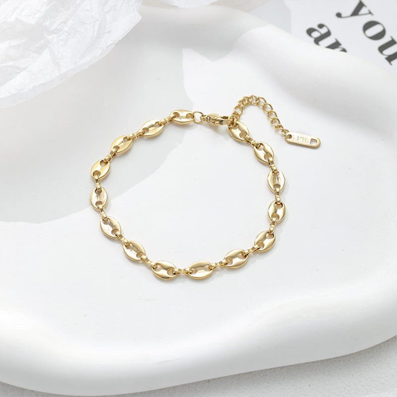 Retro Style Hollow Hot Circle Chain Necklace