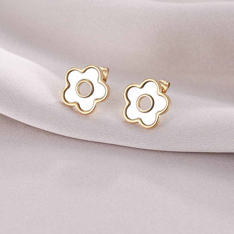 14K Gold Mini Flower Shape Stud Earrings